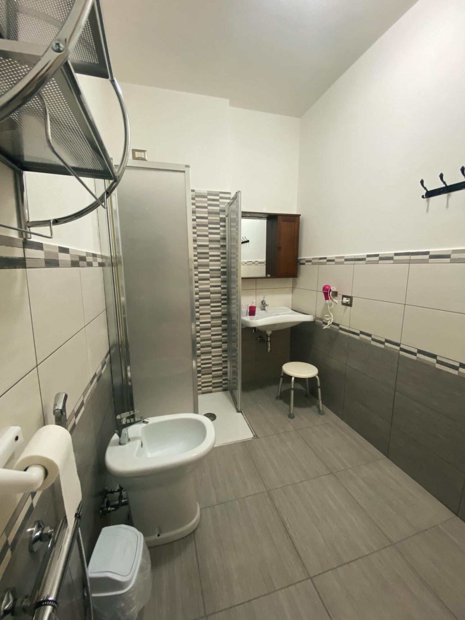 Tra I Due Ponti Hotel Боза Екстериор снимка
